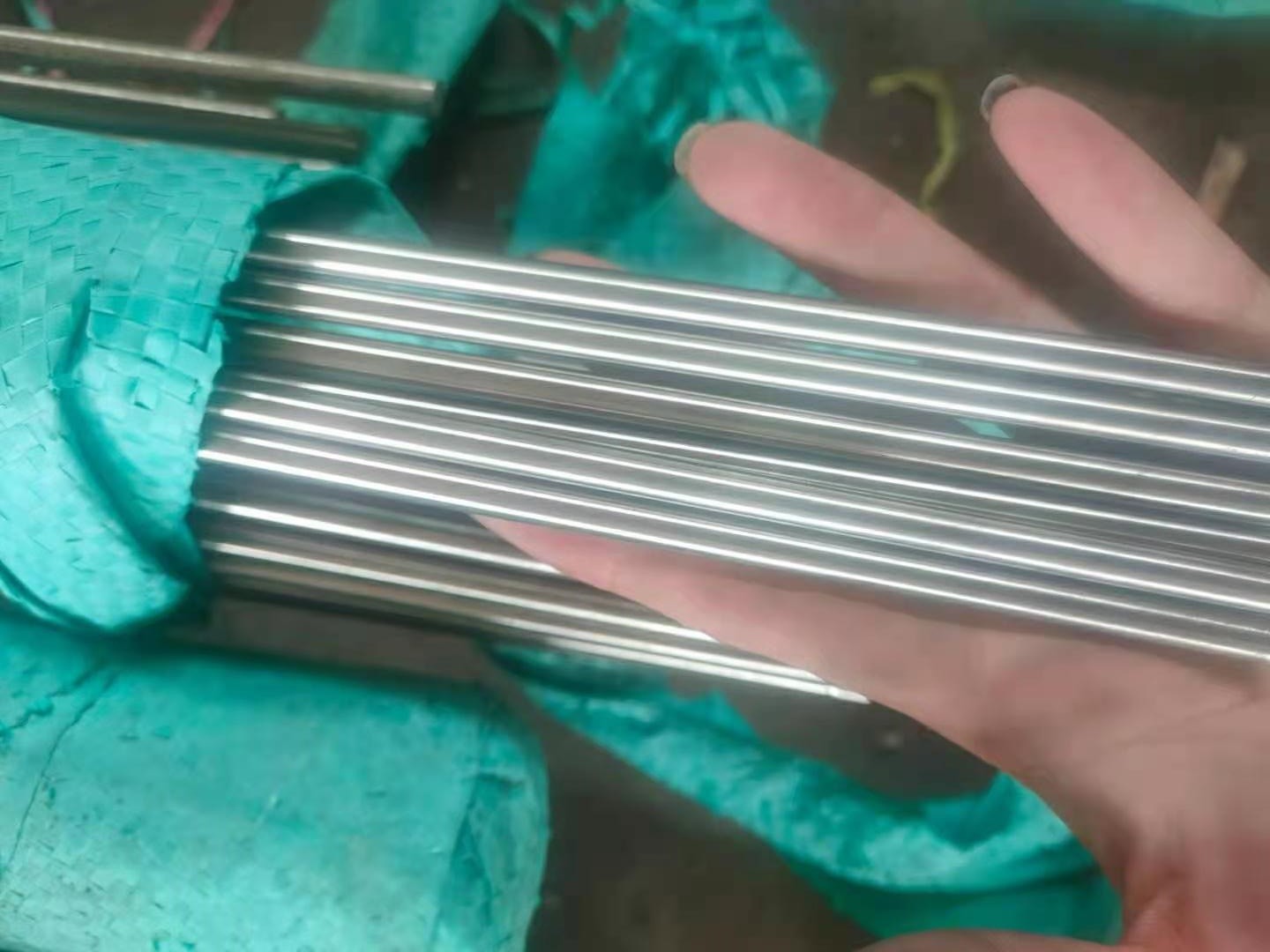 Cold Drawn ASTM A276 Grade 304 316L 310S 2205 Stainless Steel Bright Polished Round Bar Steel Round Bar