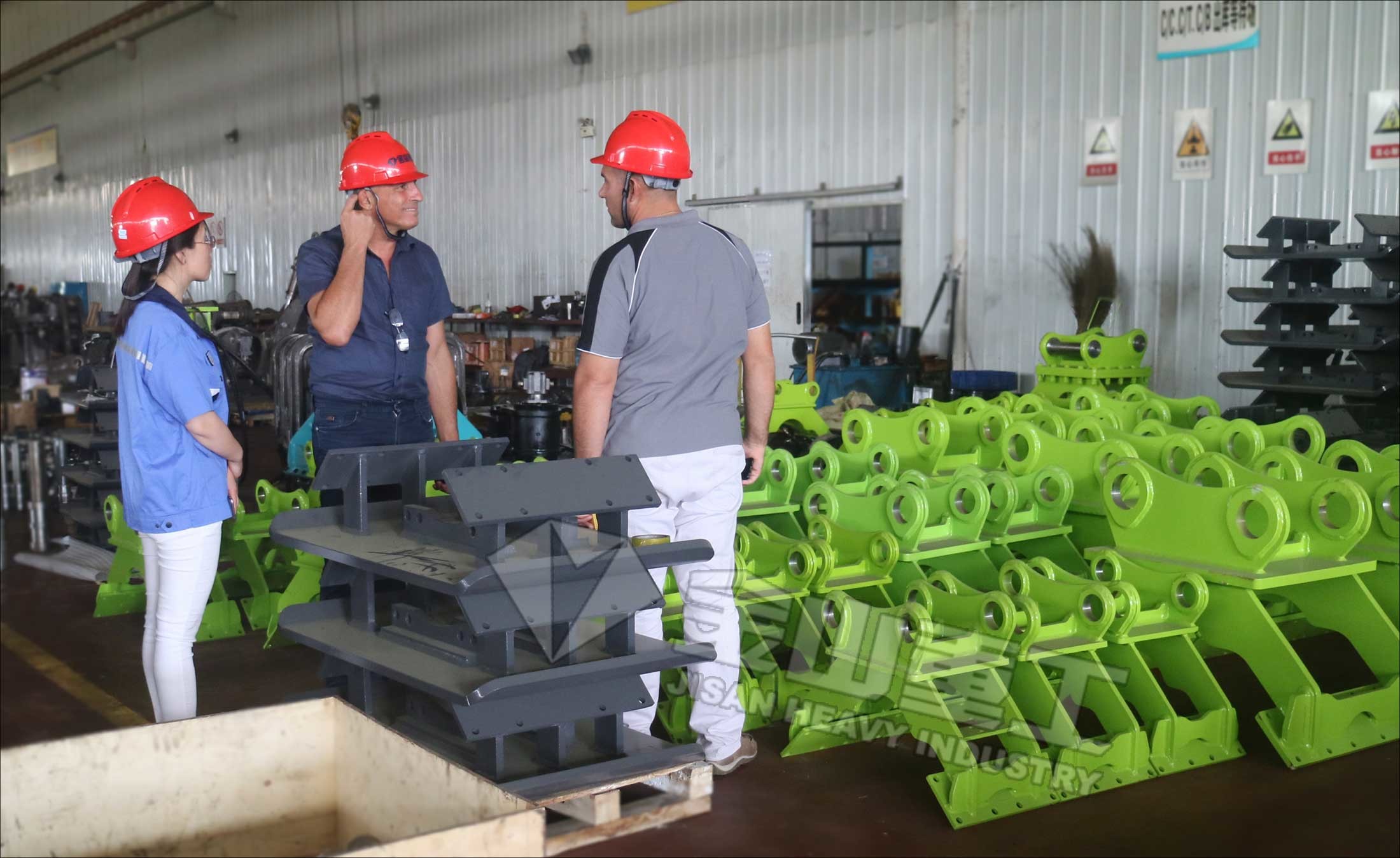 Customized Trench Hydraulic Plate Compactor , Steel Plate Compactor For Excavator CAT320 CAT322
