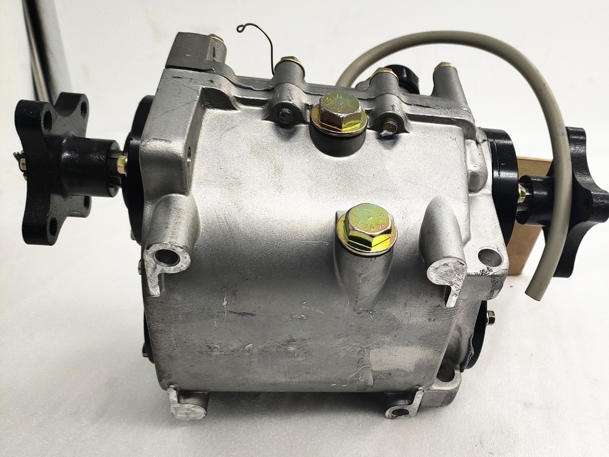 DAYANG Three Wheeled Tricycle Spare Parts Silver Transmission Gearbox for Performance
