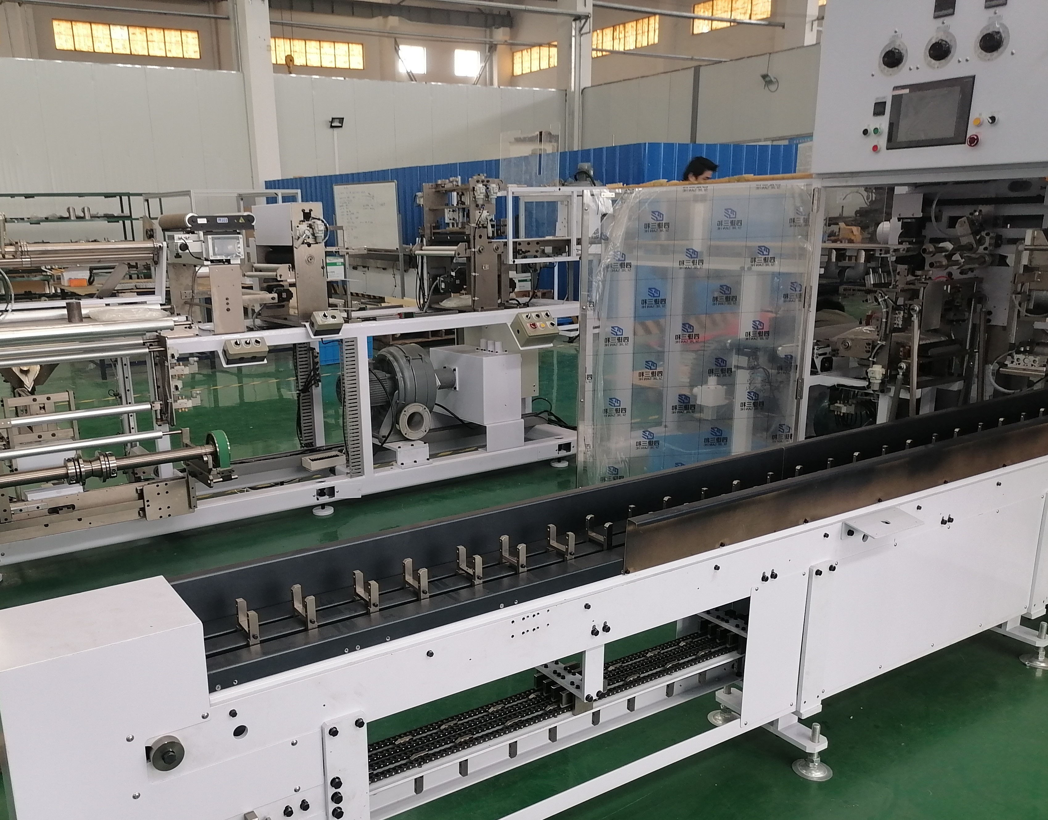 Automatic Control Sanitary Pad Packaging Making Machine 380 V 3 Phase Low Noise