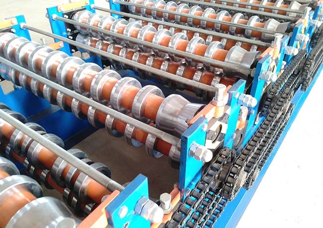Rib Roof / Corrugated Steel Panel Roll Forming Machine With Hydraulic Driving System