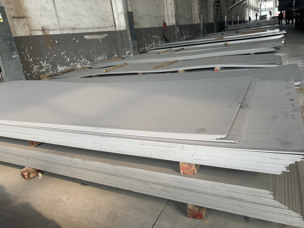 Laminated Embossed Stainless Steel Sheet Metal 316l For Added Strength
