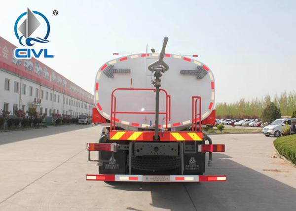 6x4 Euro2 Landscape Engineering Water Sprinkling Tank Truck SINOTRUK 25CBM