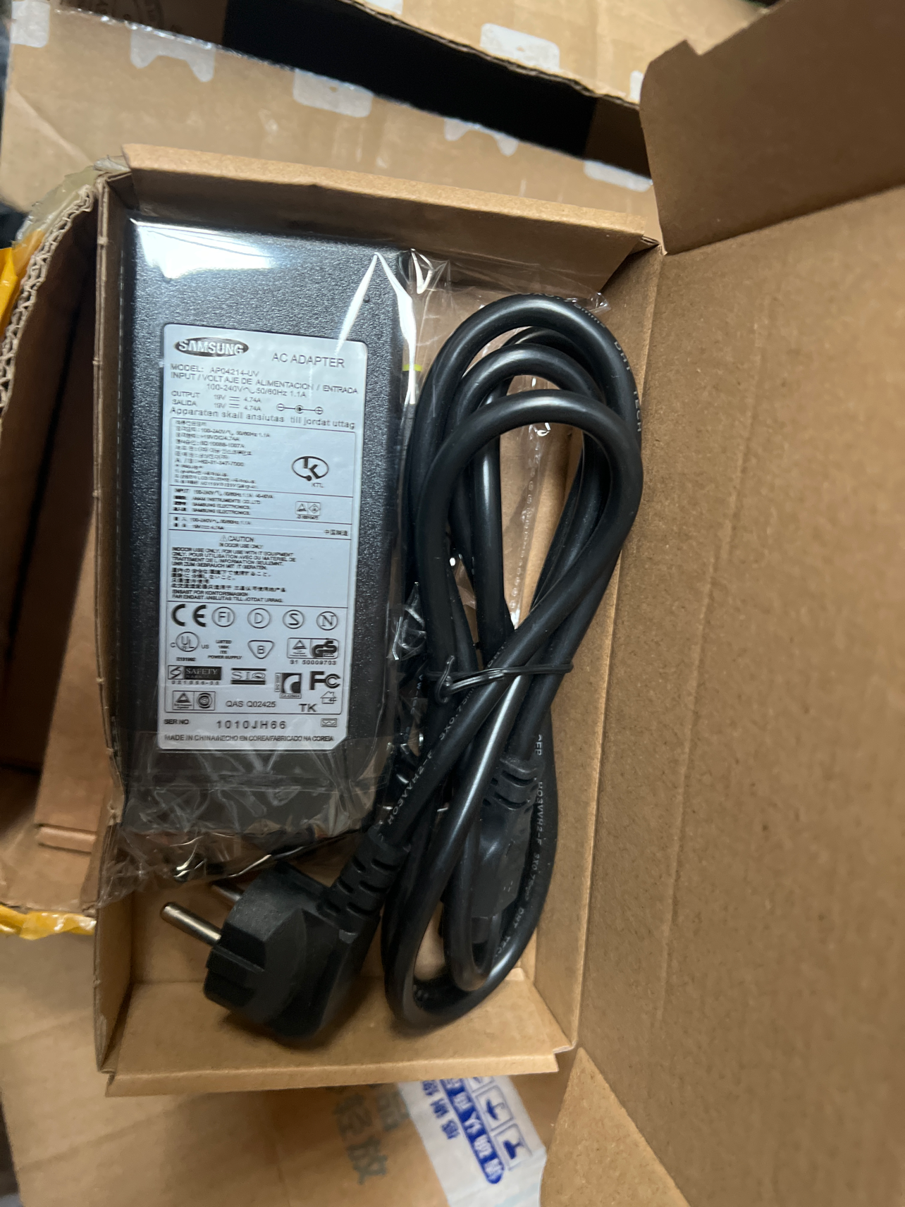 Adapter Applicable 19V 4.74A  use for Samsung