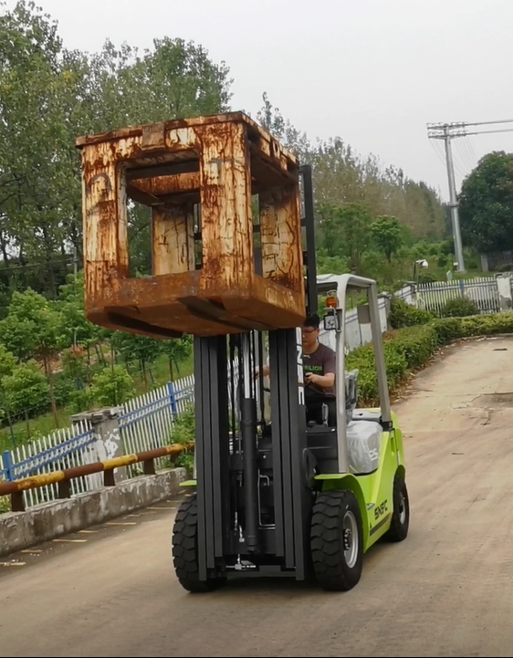 AC Motor Powered SNSC 1.6 ton 2 ton Electric Reach Truck with Pneumatic Standard Tire