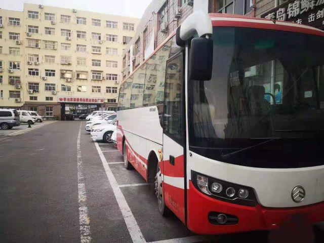 Used Golden Dragon Bus XML6757 Used Tour Bus 33seats 2016 Yuchai Rear Engine 127kw Euro IV High Quality Coach Bus