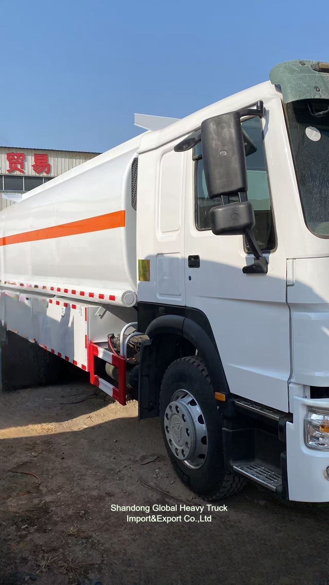 New And Used Sinotruck HOWO Oil/Fuel/Water 371HP 6*4 Bowser Tanker Truck