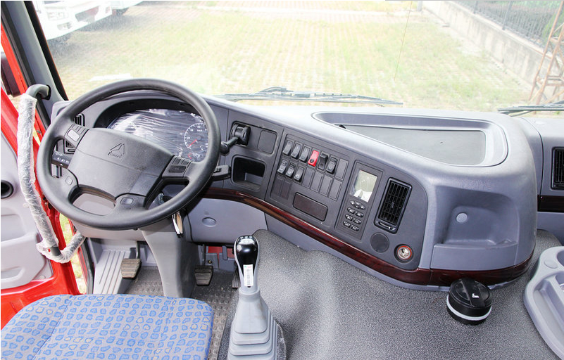 HOWO 4x2 cargo truck cab (2).png