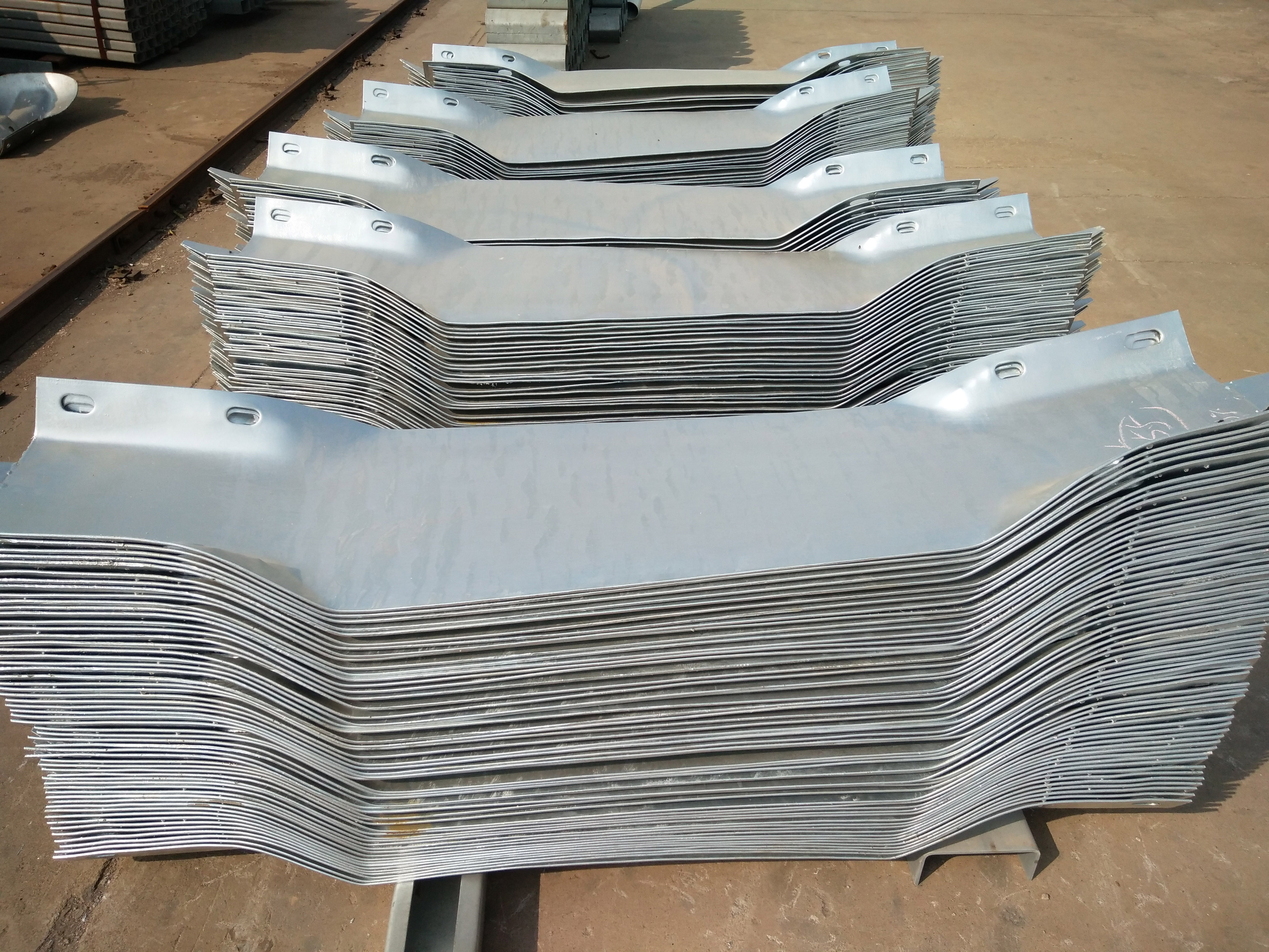 Highway Guardrail Steel Buffer End Galvanized Powder Coated Certified by ISO9001 2000