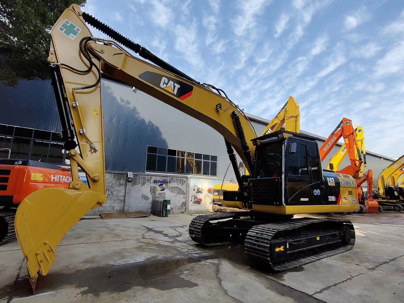 Medium Size Used CAT Excavators 320D 2015-2021 Year Mechanical Transmission