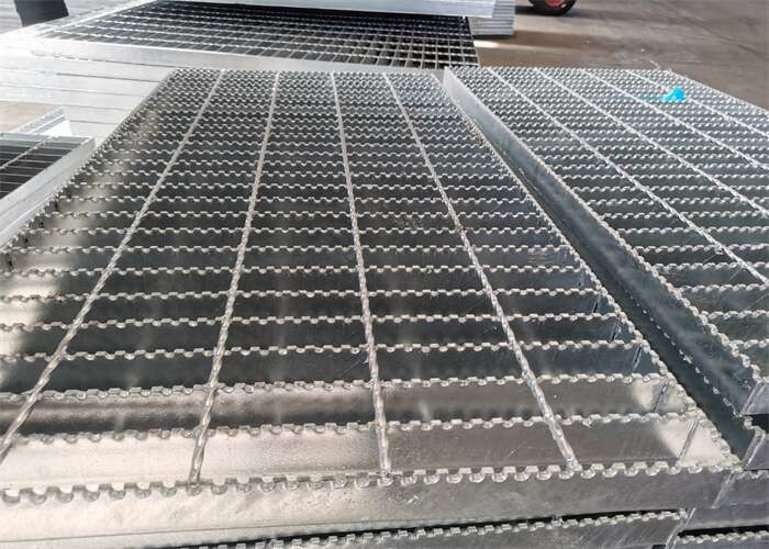 Thickened Hot Dip Galvanized Steel Grating Platform For Parking Lot