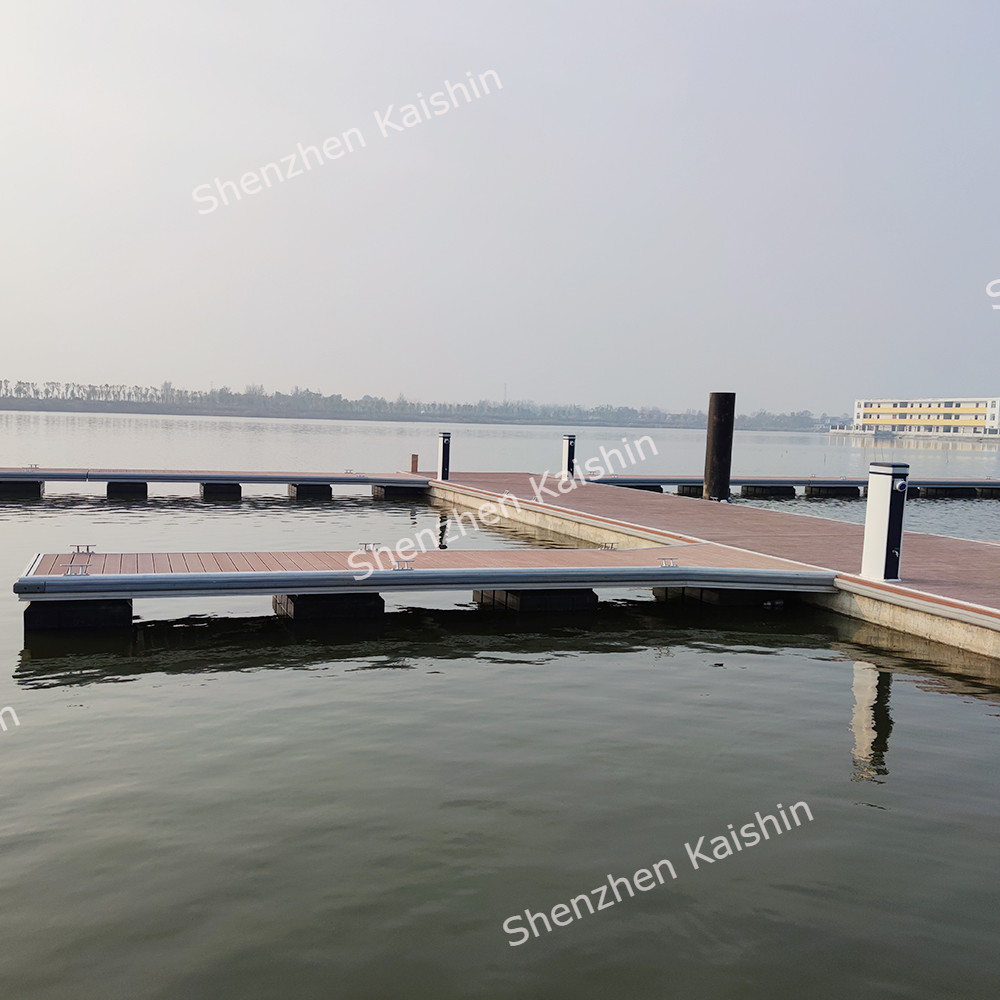 Customized Aluminum Alloy Floating Walkway Pontoon With LLDPE Floats/Mooring Cleats/WPC Decking For Marina Yacht Docks