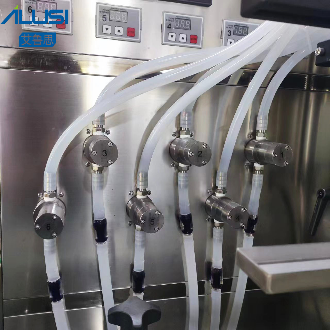 Oil Chemical Liquid Filling Machine Fully Automatic 6 Nozzles Gear Pump