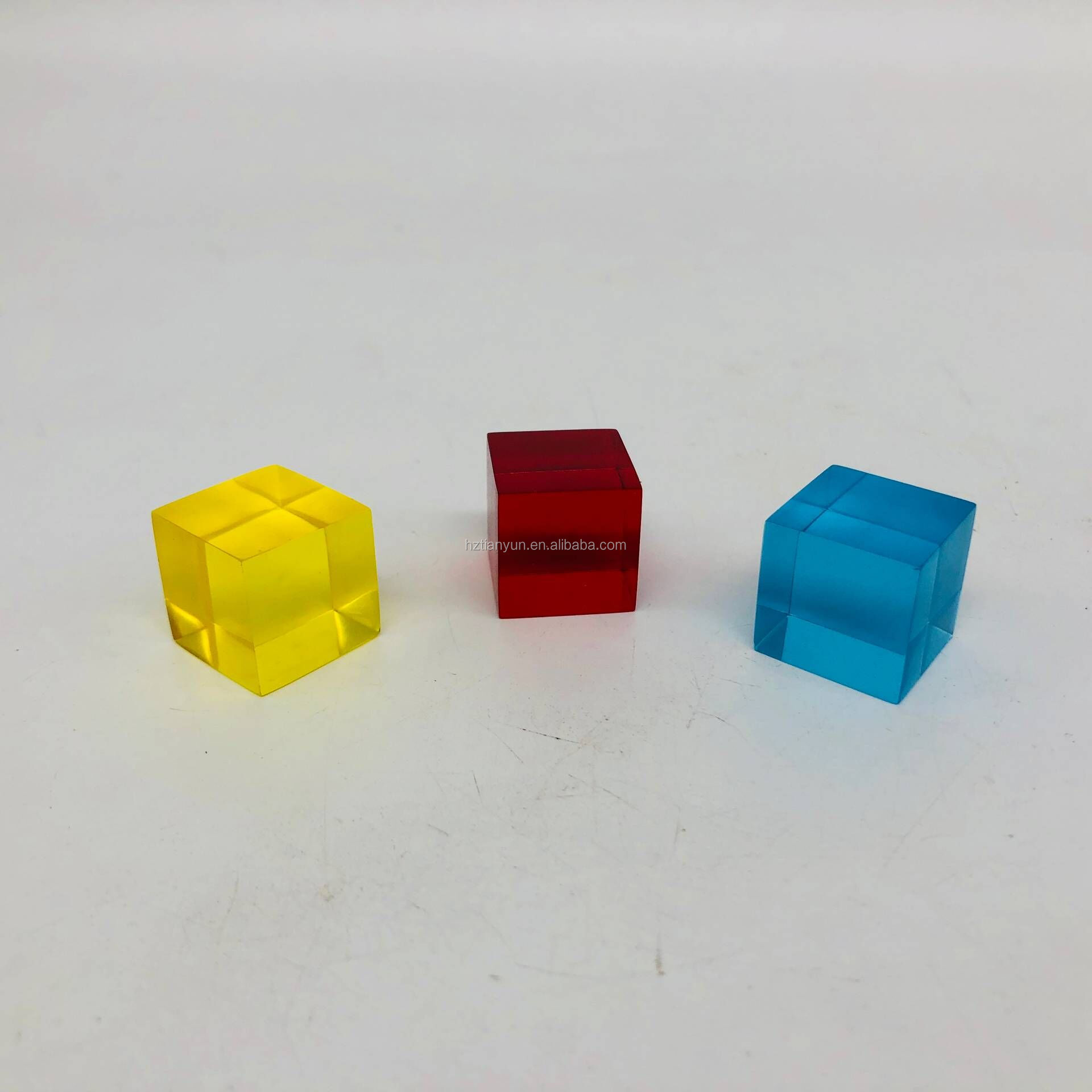 Souvenir Clear Resin Cube , Folk Art Acrylic Resin Flower Cube