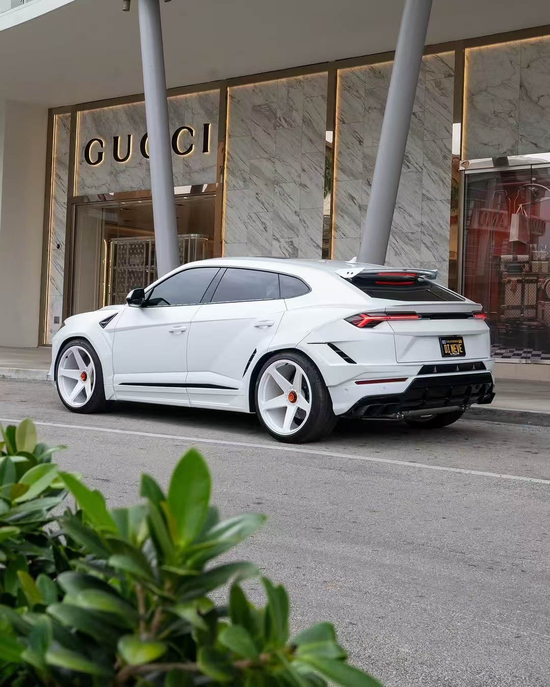 Lamborghini URUS Carbon Body Kit NT Style Front Lip Diffuser Spoiler Custom Wide Body Kits