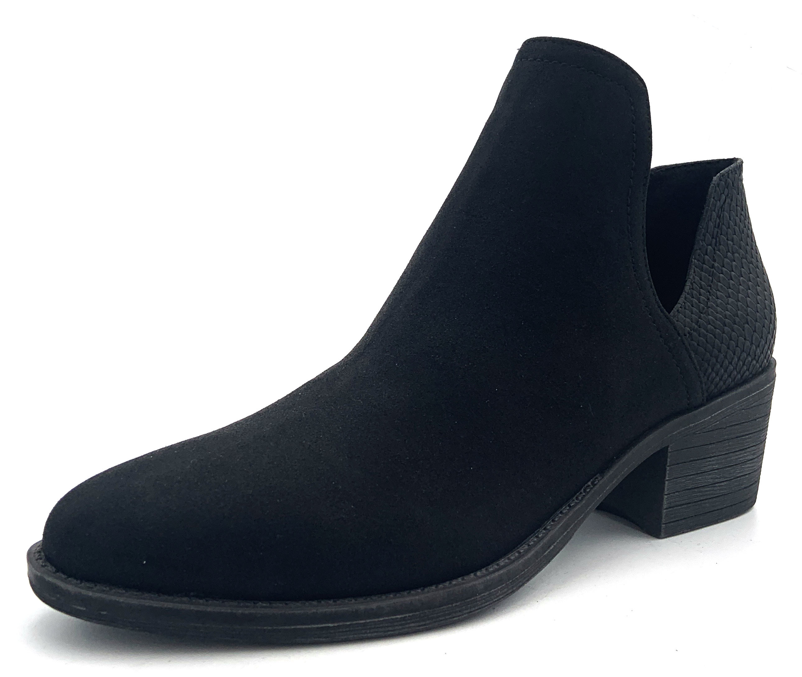 Rubber Outsole Women Shoe Boots In Nude With Pull On Closure