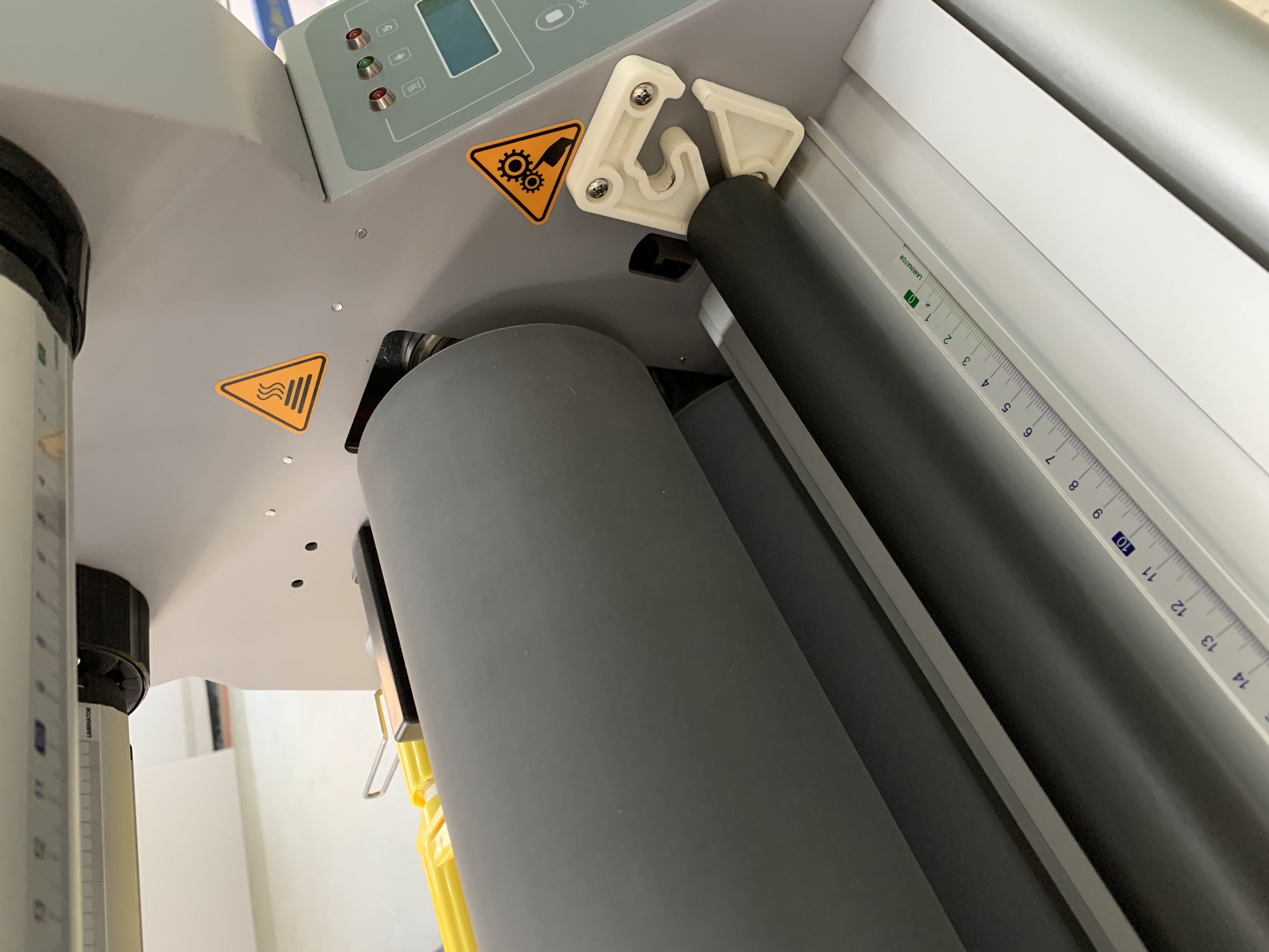 Machinery Hardware VICUT Roll-to-roll Laminator with Vertical Slitting System BOPP PVC CPP Roll Film Laminator