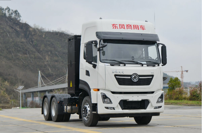 Heavy Duty Cargo Van 6x4 420hp Roof Tractor Truck with Manual Transmission and Diesel Fuel