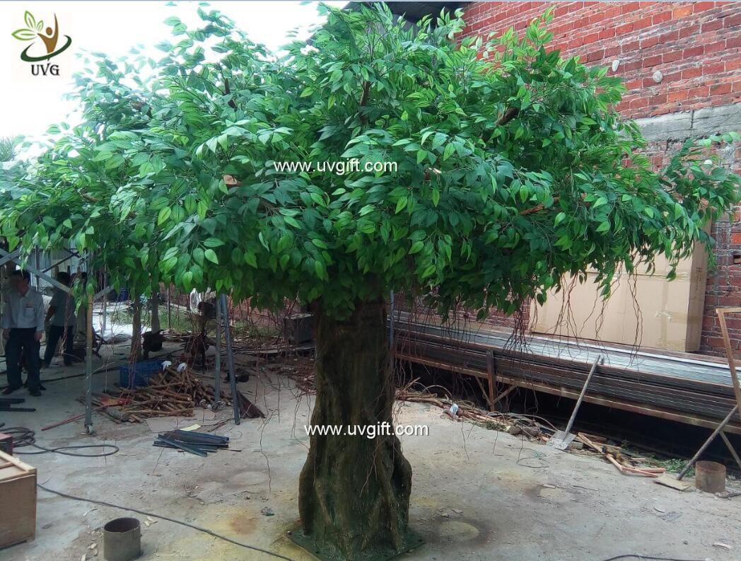 UVG glassfiber indoor green fake banyan tree tall silk trees for shopping center decoration GRE054