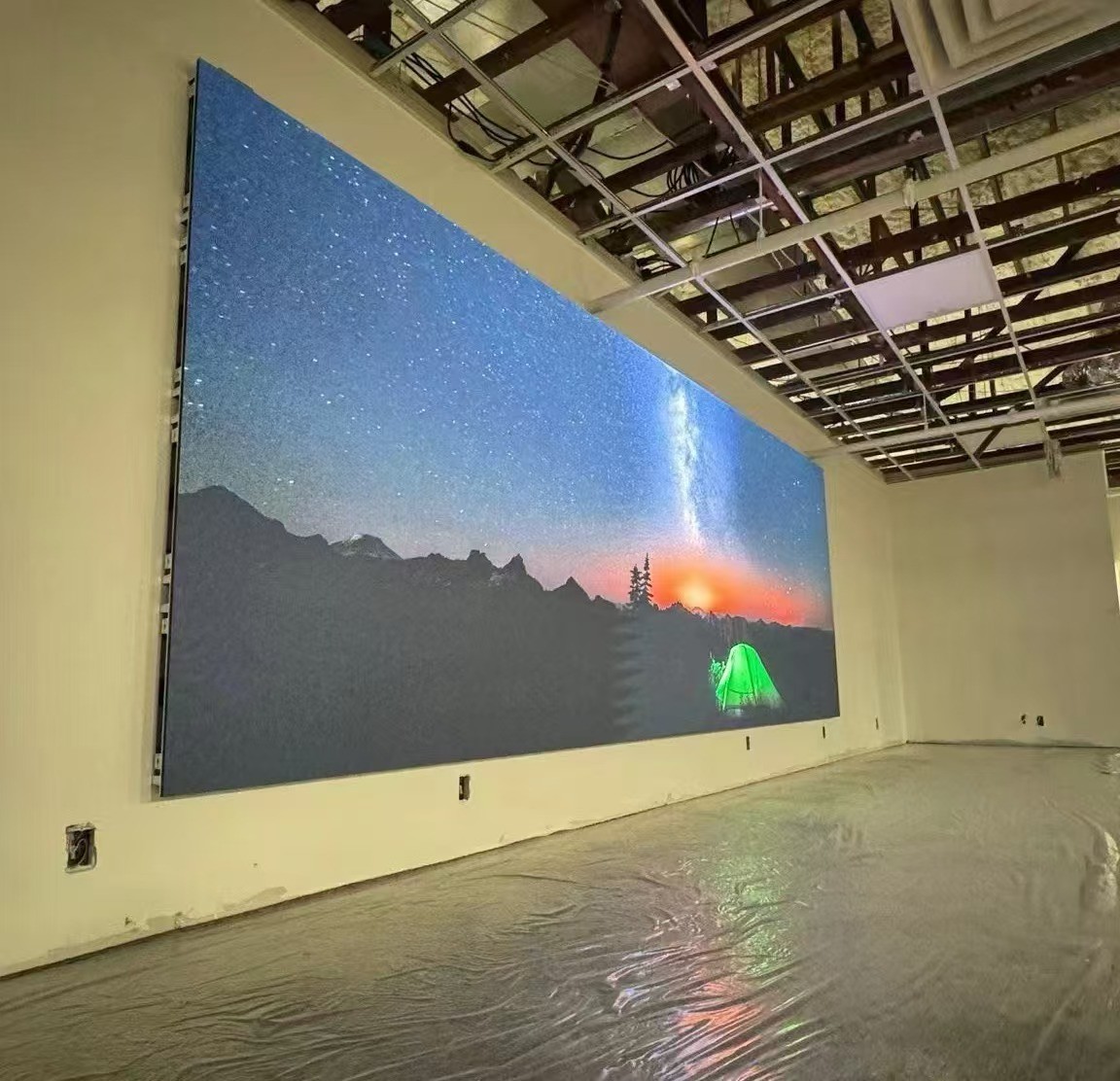 Professional Fixed Installation LED Screen – BUD Pro with HUB Connection for Effortless Expansion