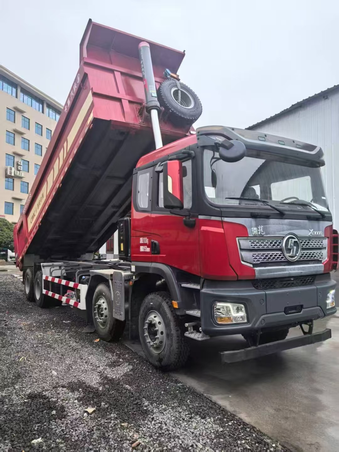 Used Dumper Truck For Mines Shacman Weichai 430hp Front Lifting 8*4 Drive Mode 12 Tyre Lhd 50tons Loading