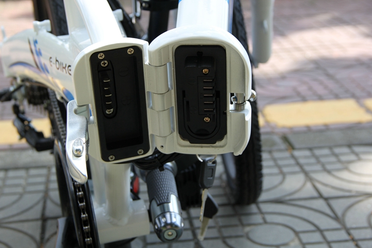 White Blue 26 Inch Electric Bicycle fast speed Aluminum Alloy Frame