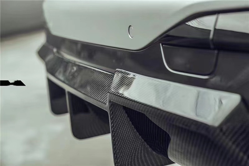 Auto Parts for BMW X7 Carbon Fibre Body Kit X7 Upgraded FD-style Carbon Fiber Front Shovel Diffuser Spoiler Top Wing Body Kit
