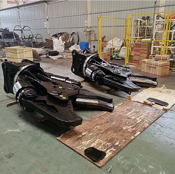 Black 330 Bar Demolition Cutter 27000kg Yakai CTHB Excavator Stump Hydraulic Shear