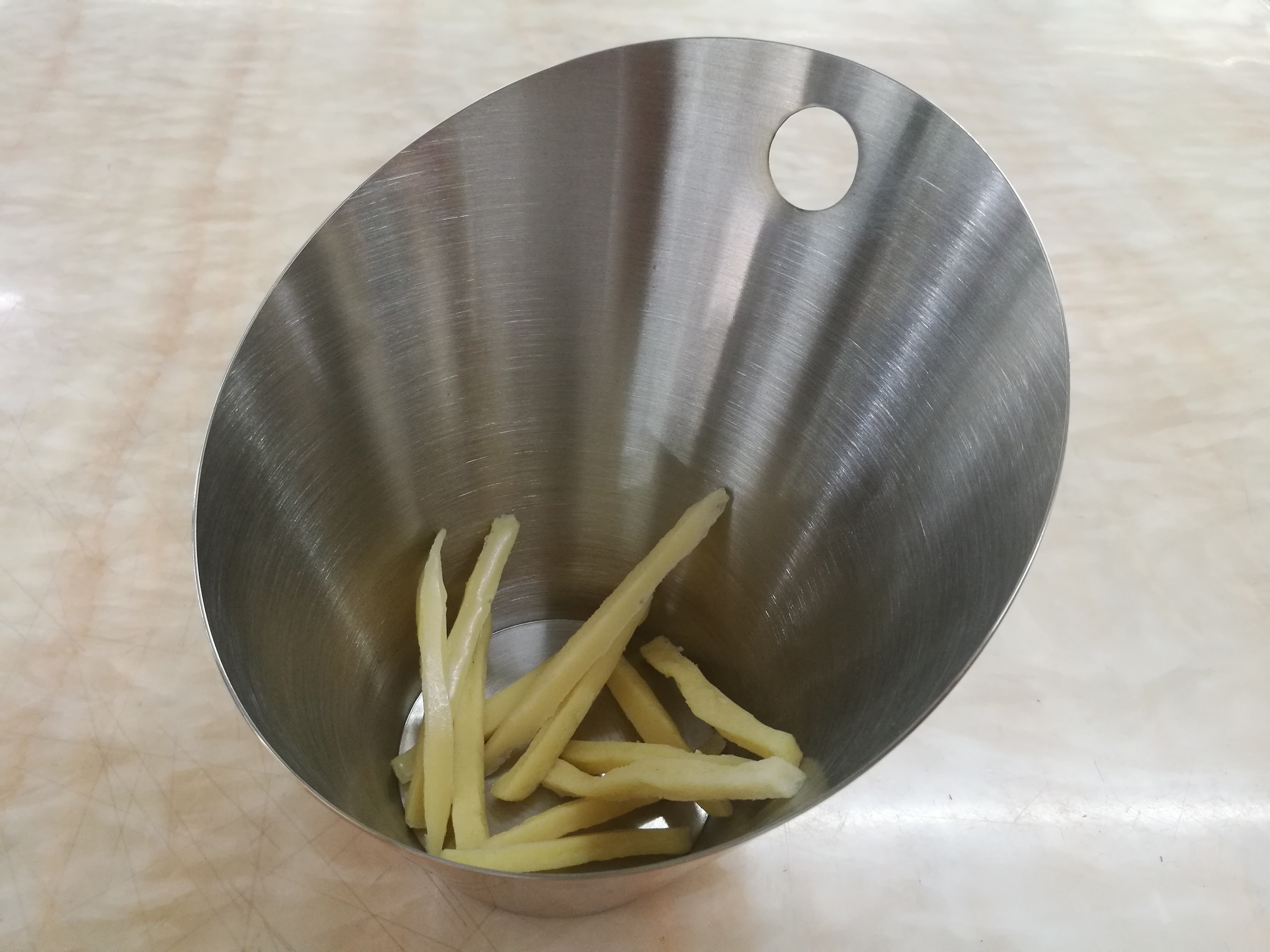 French Fry Cup Angled Porcelain Dinnerware Sets Reusable And Easy To Clean gold color cup