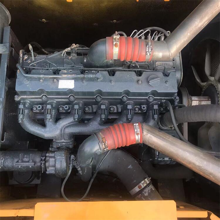 Large 30 Ton Used Hyundai 305 Excavator with Original Hydraulic Valve in Shanghai