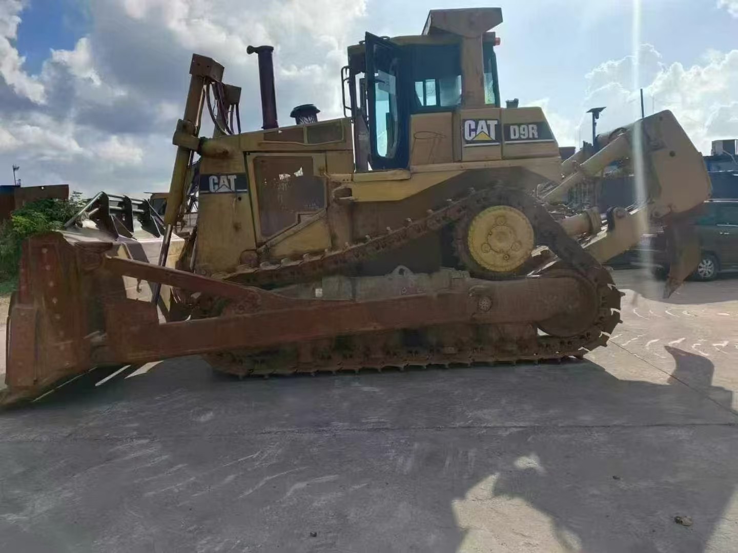 For Sale Pre-Owned Caterpillar D9 Bulldozer – Heavy Duty Excellent Condition