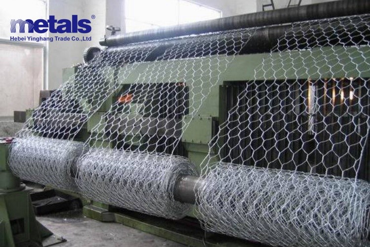 1-Inch Size Hex Netting Wire Mesh Made From Galvanized Steel In Silver