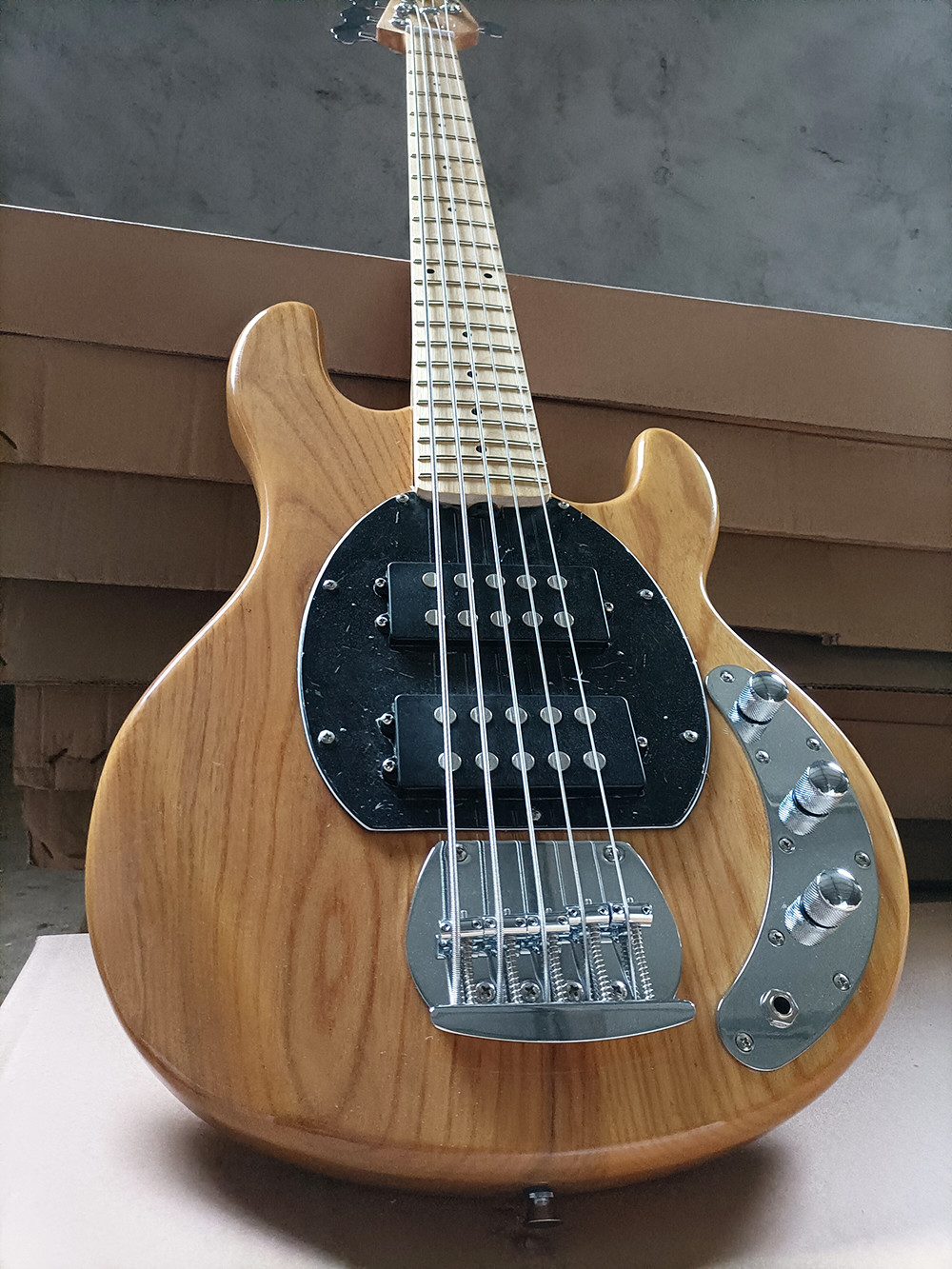 Custom 5 Strings Electric Bass Natural Wood Color with Ash Body Maple Fretboard