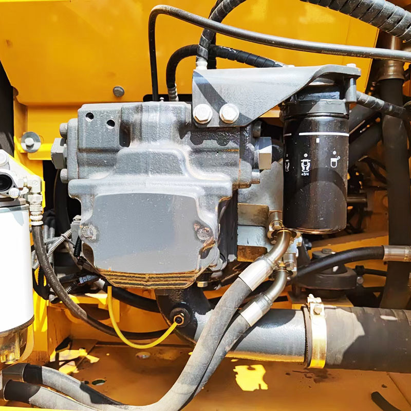 Japanese Imported Original Used Komatsu PC220-8 Excavator 110kw Rated Power 400L Fuel Tank