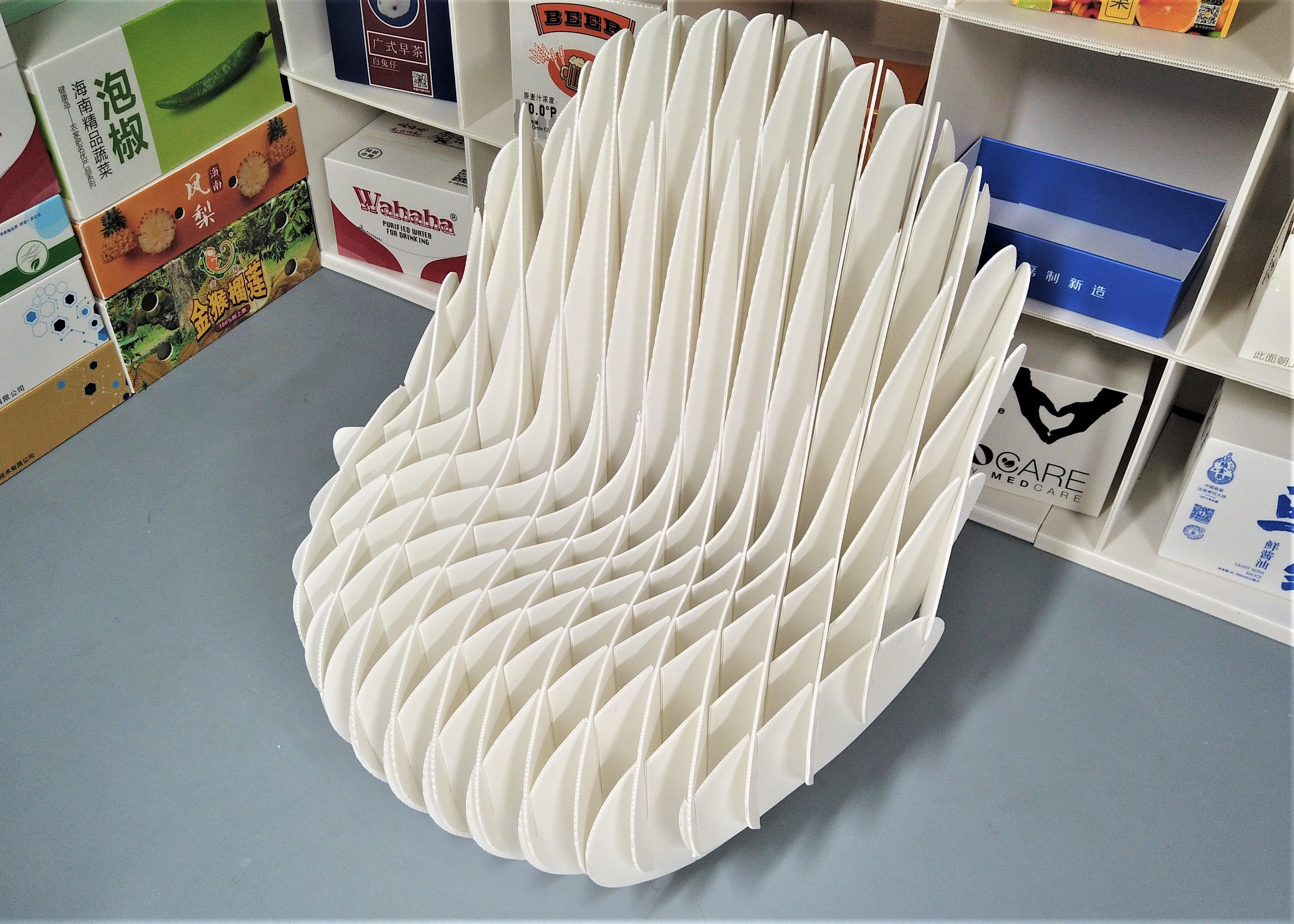 Exhibition Corrugated Plastic Furniture Chair Anti Collision