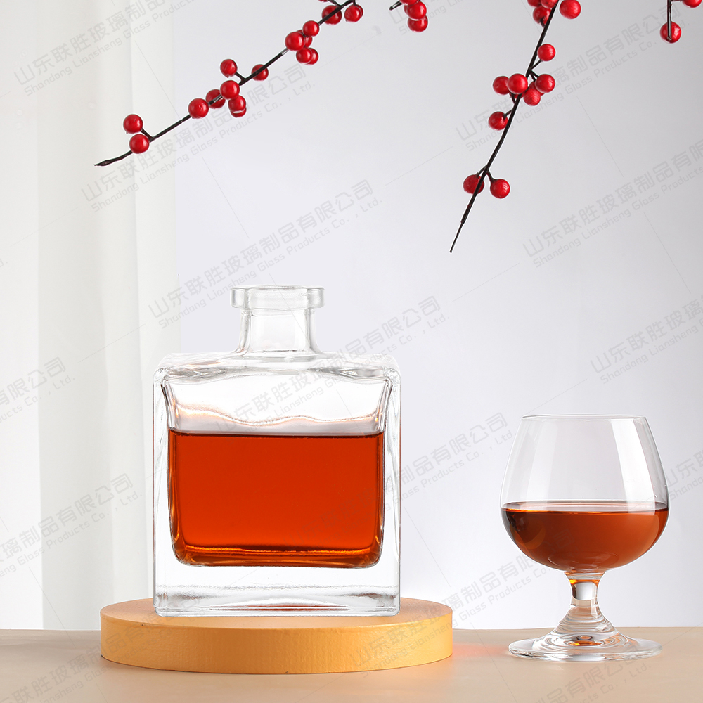 Wine Acceptable Customer's Logo 500ml Glass Square Vodka Whiskey Bottle with Cork Lids