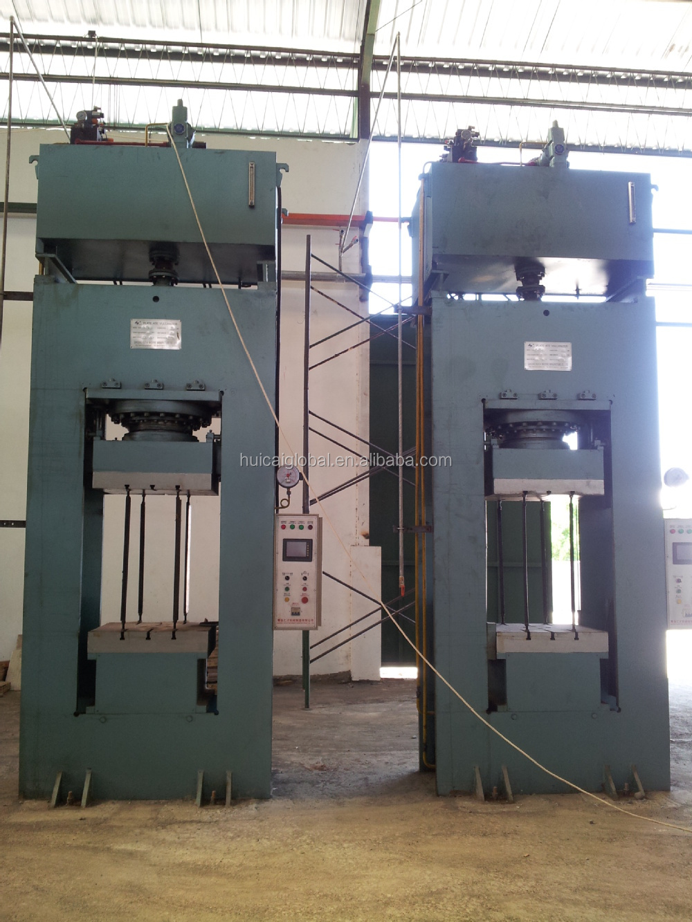Rubber Tread Making Press with 1.5KW 75KW Power Jaw Type Rubber Vulcanizing Press
