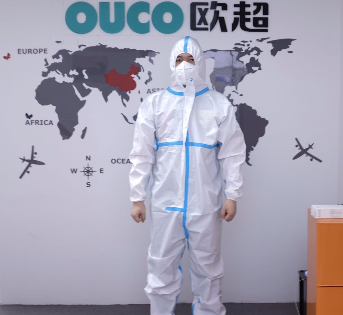 Medical Disposable Protective Clothing Chemical Resistant With CE FDA Certification