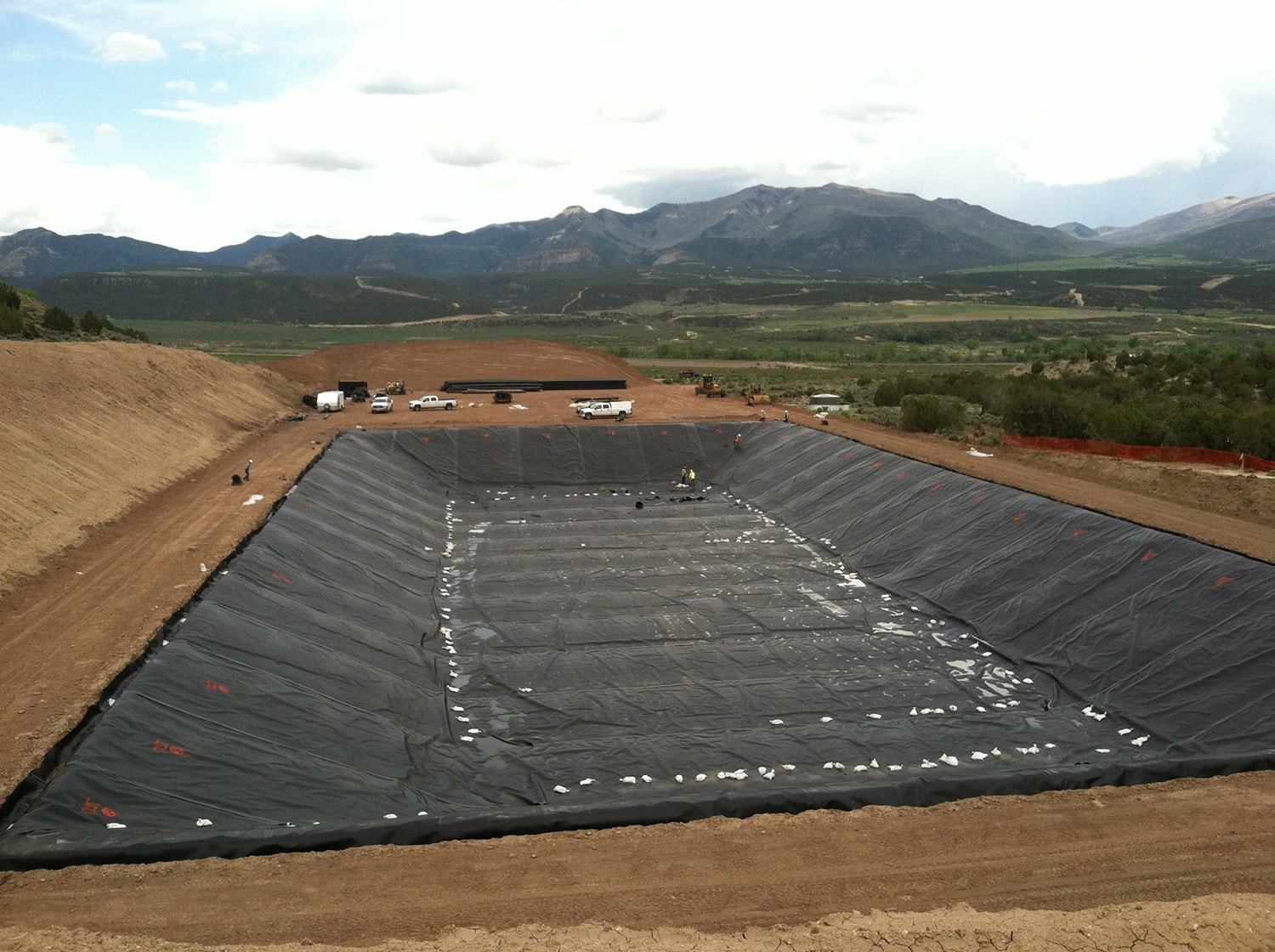 0.3 - 2.5mm HDPE Geomembrane Dam Reservoir Mining Fish Farm Geomembrane Pond Liner