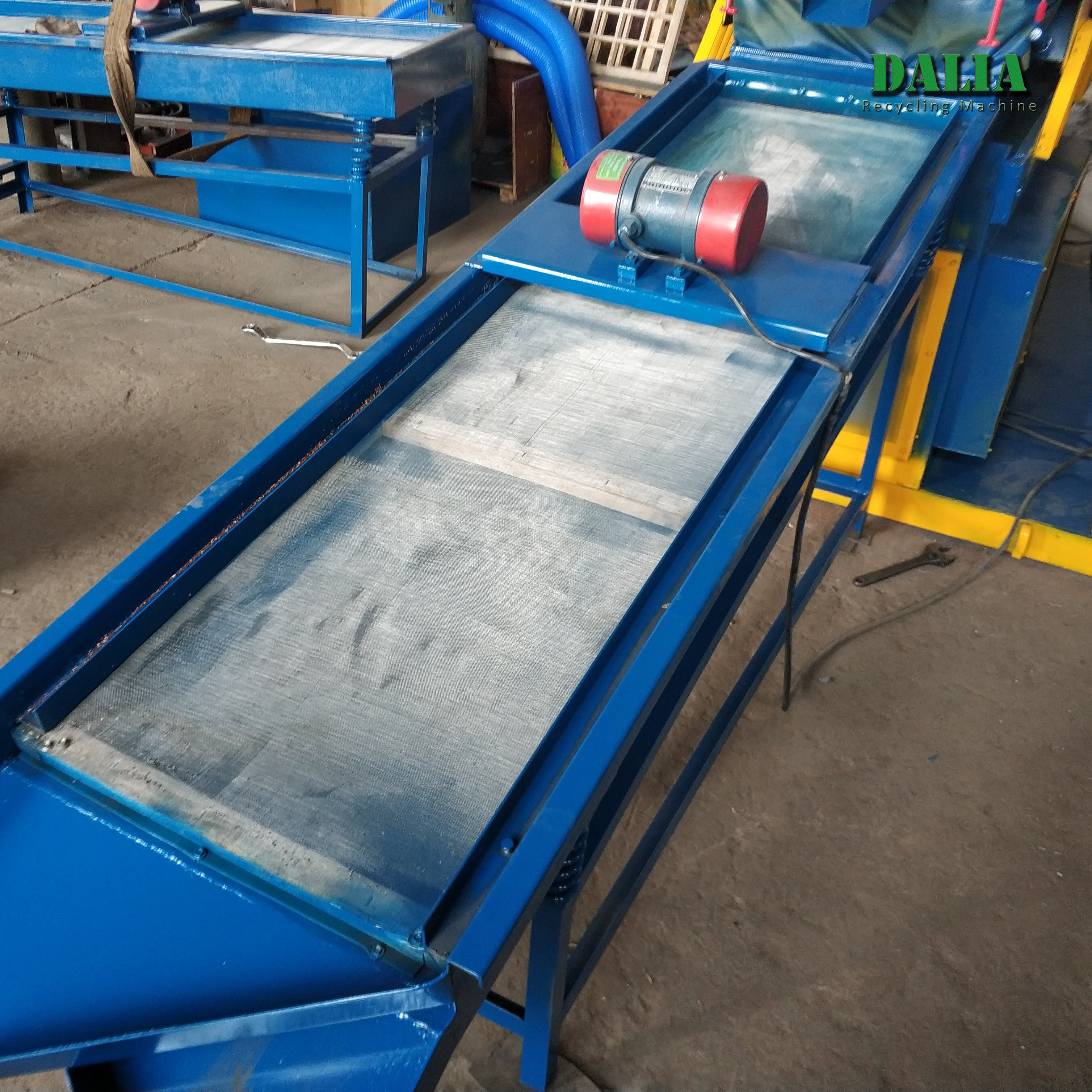 Customized Voltage Copper Wire Shredder Machine Low Noise 2500 * 1800 * 2850mm