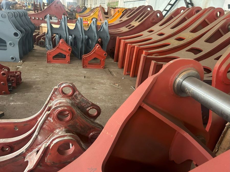 ISO Excavator Breaker Parts Bracket Shell Cover For Soosan Type Furukawa Type