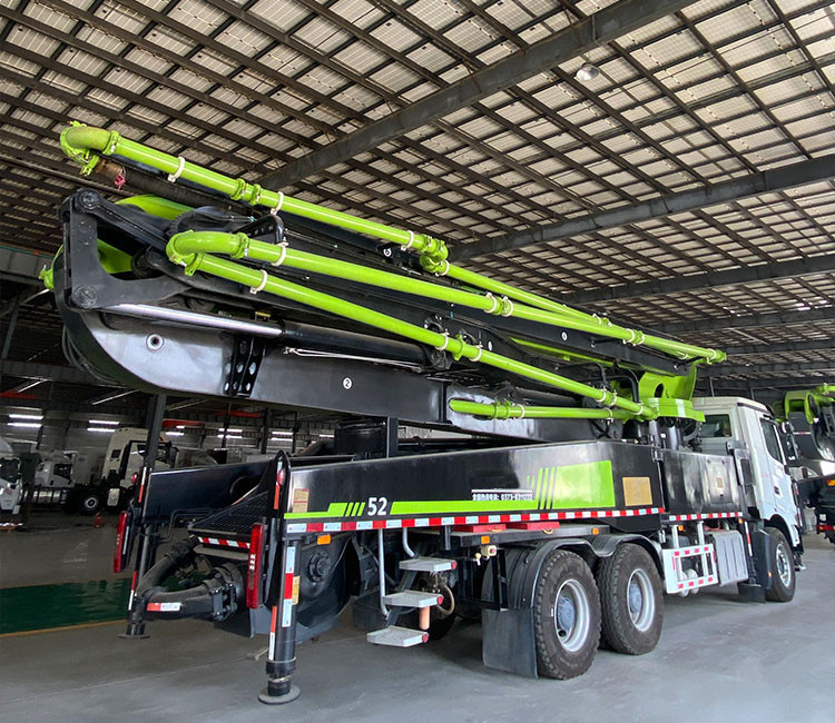 240-470 Horsepower High Concrete Pump Truck For Precise Concrete Pouring With 28-65m Arm