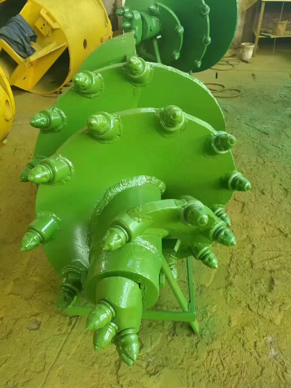 Conical Auger Drilling Bucket , Auger Bucket Optimized Teeth Angle Movable Pilot Holder