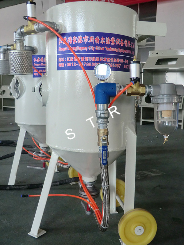 Dry Manual Portable Abrasive Blasting Machine Marine Abrasive Wood Rust Removing