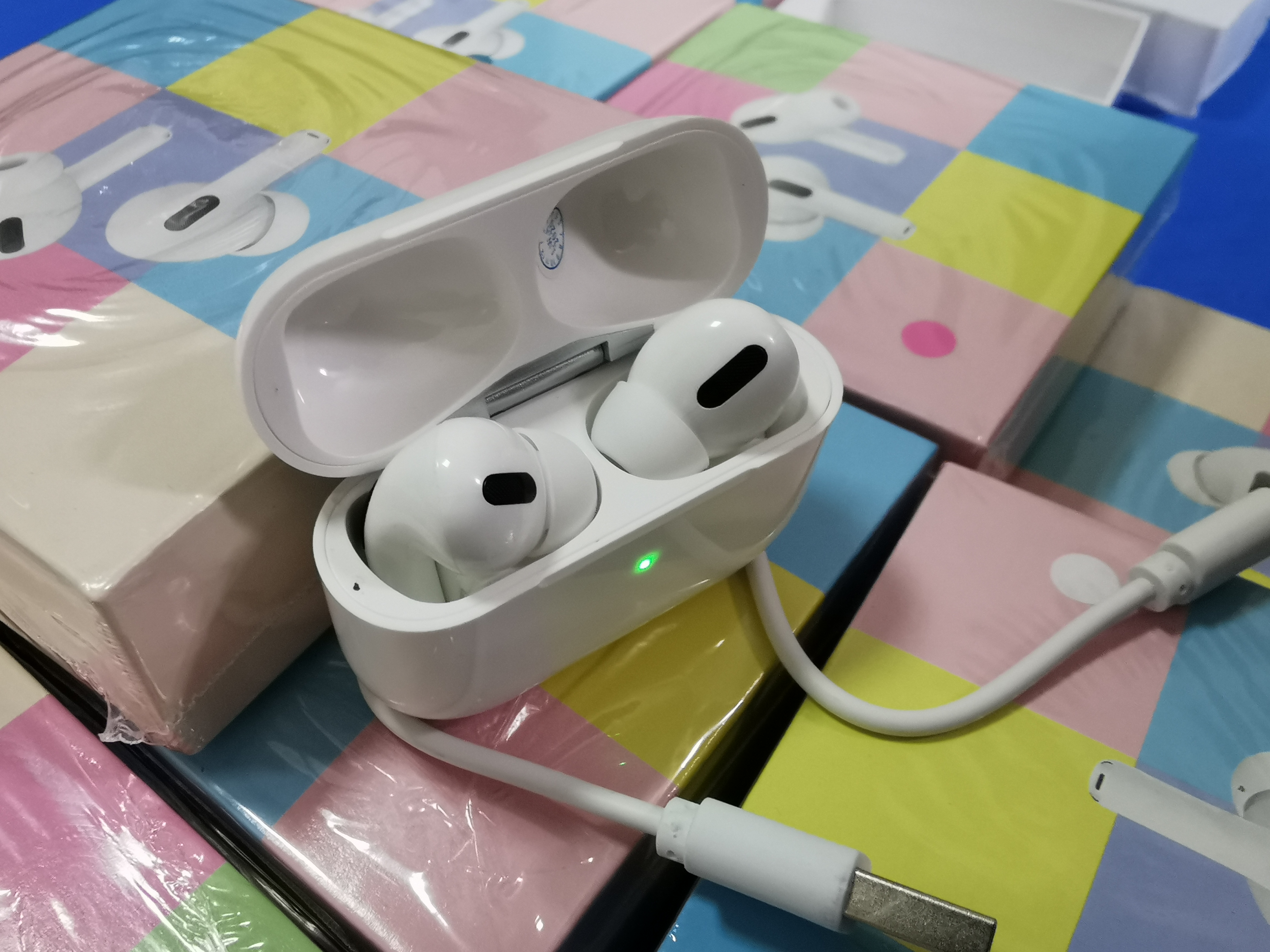 400mAh Case Stereo Sport True Wireless Earbuds 2.4GHz 4 Hours Working