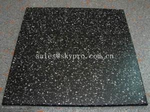 China Multi-color rubber pavers Smooth embossed Surface , crumb rubber tile flooring on sale