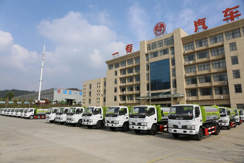 Dongfeng 6x4 High Roof Customized Tractor Truck for 10 Wheel Trailer Rear Camera 360°