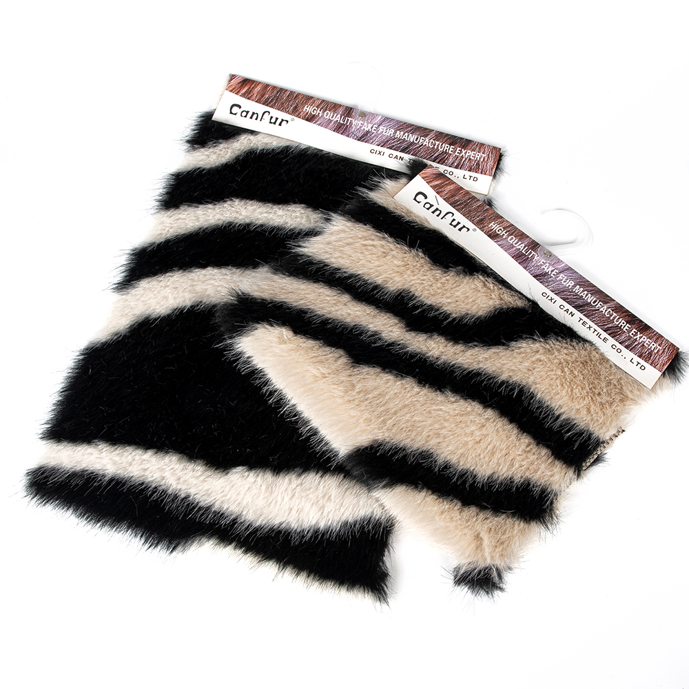 Long Pile Faux Fur Fabric for Winter Season Strip Printed Design 150D Yarn Count