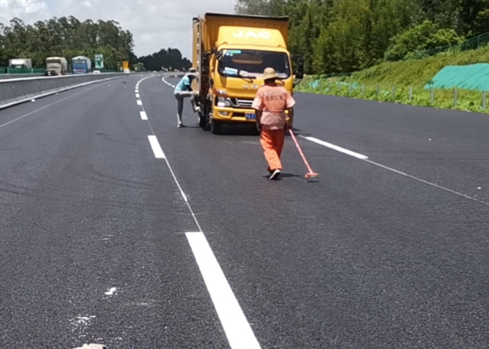 Reflective Powder Thermoplastic Hot Melt Road Marking Paint