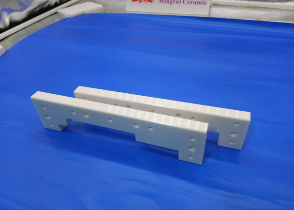 White Toughened Zirconia Machinable Ceramic Block High Strength 95% zro2 Sudstrate